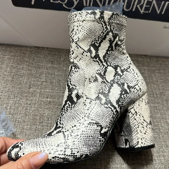 Madden Girl Sock Boots size 6 - Picture 11 of 12